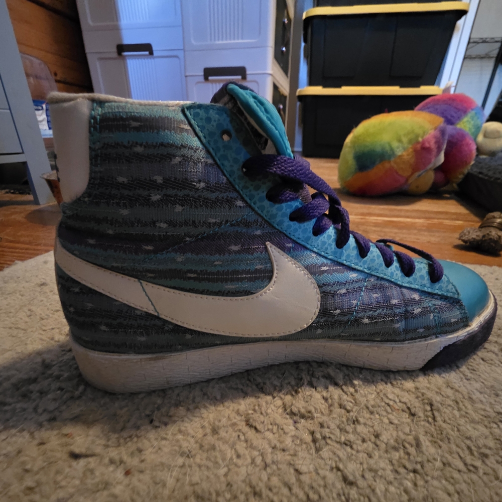 Nike High-Top Sneakers in Blue and White
